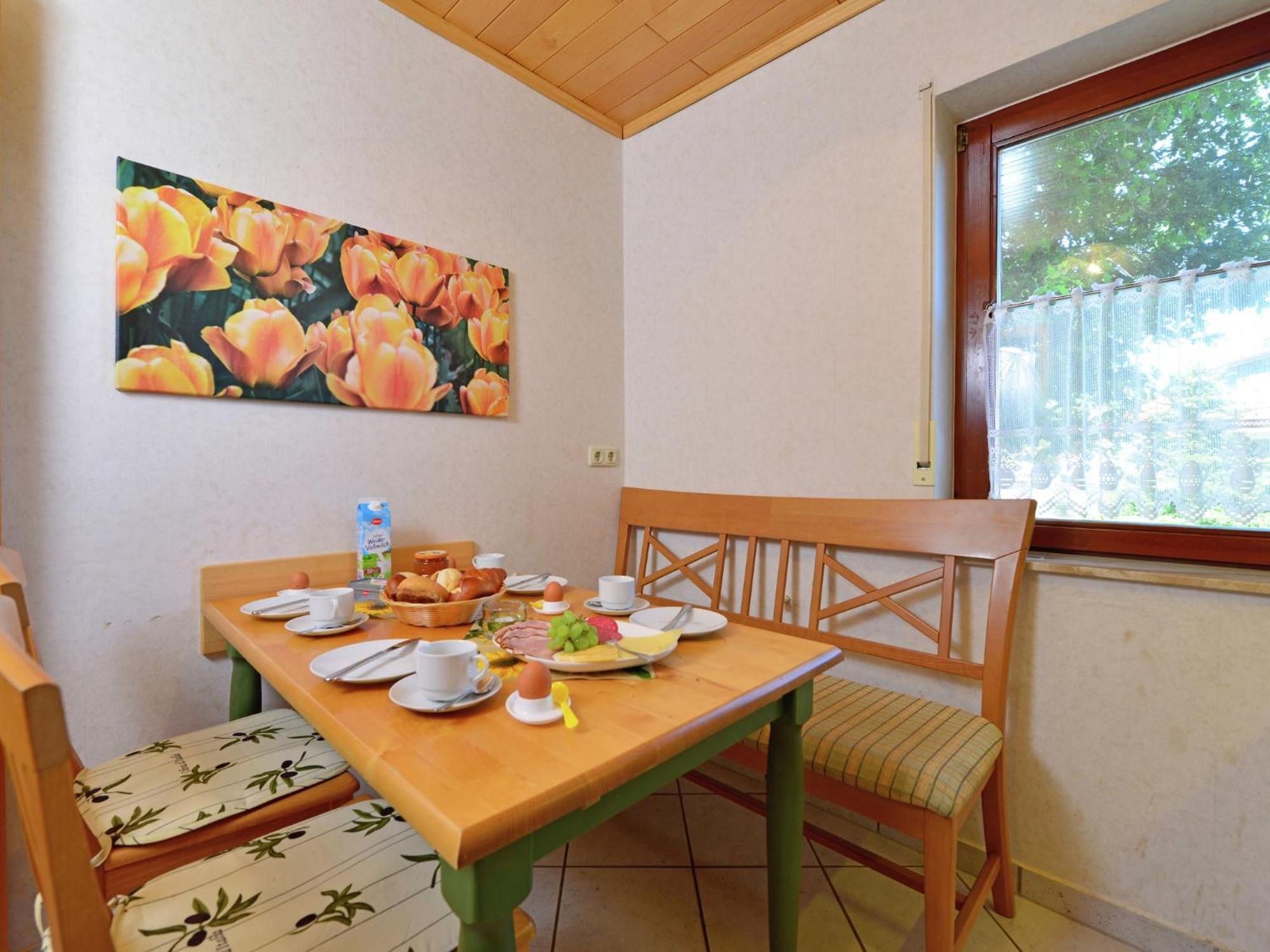Quaint Apartment in Eimelrod near Lake&Water Sports Willingen  Exterior foto